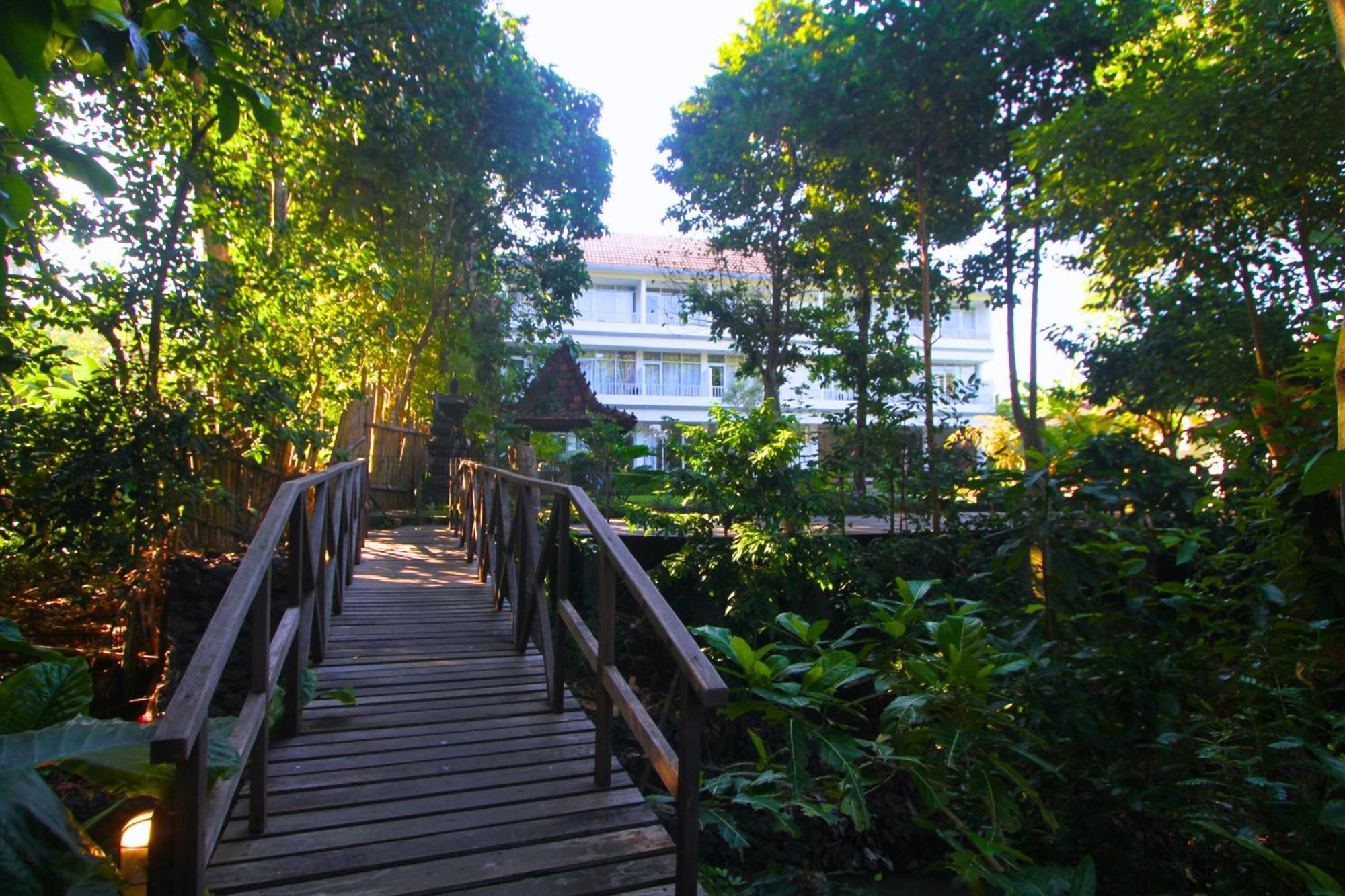 Mahamustika Riverside Canggu  Exterior photo