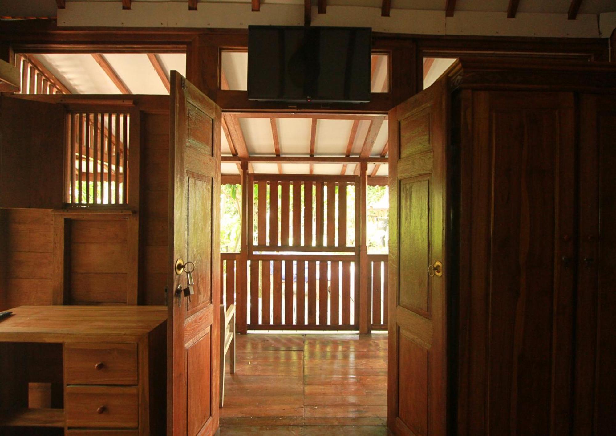 Mahamustika Riverside Canggu  Exterior photo